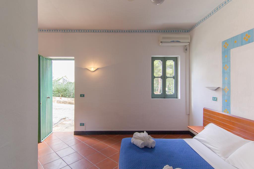 Calampiso Resort 4*