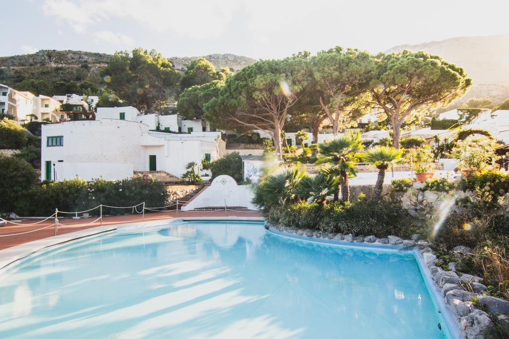Calampiso Resort 4*