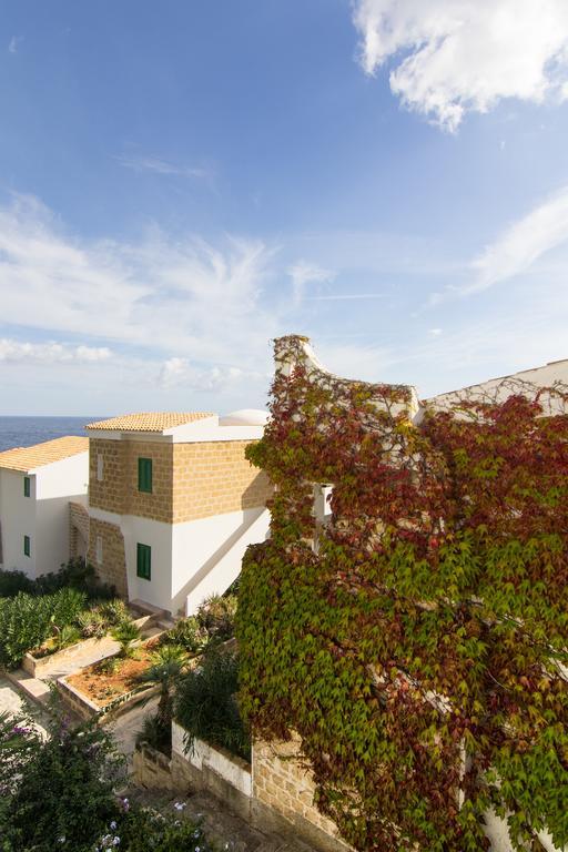 Resort Calampiso 4*