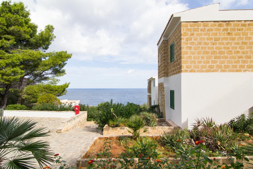 Calampiso Resort 4*