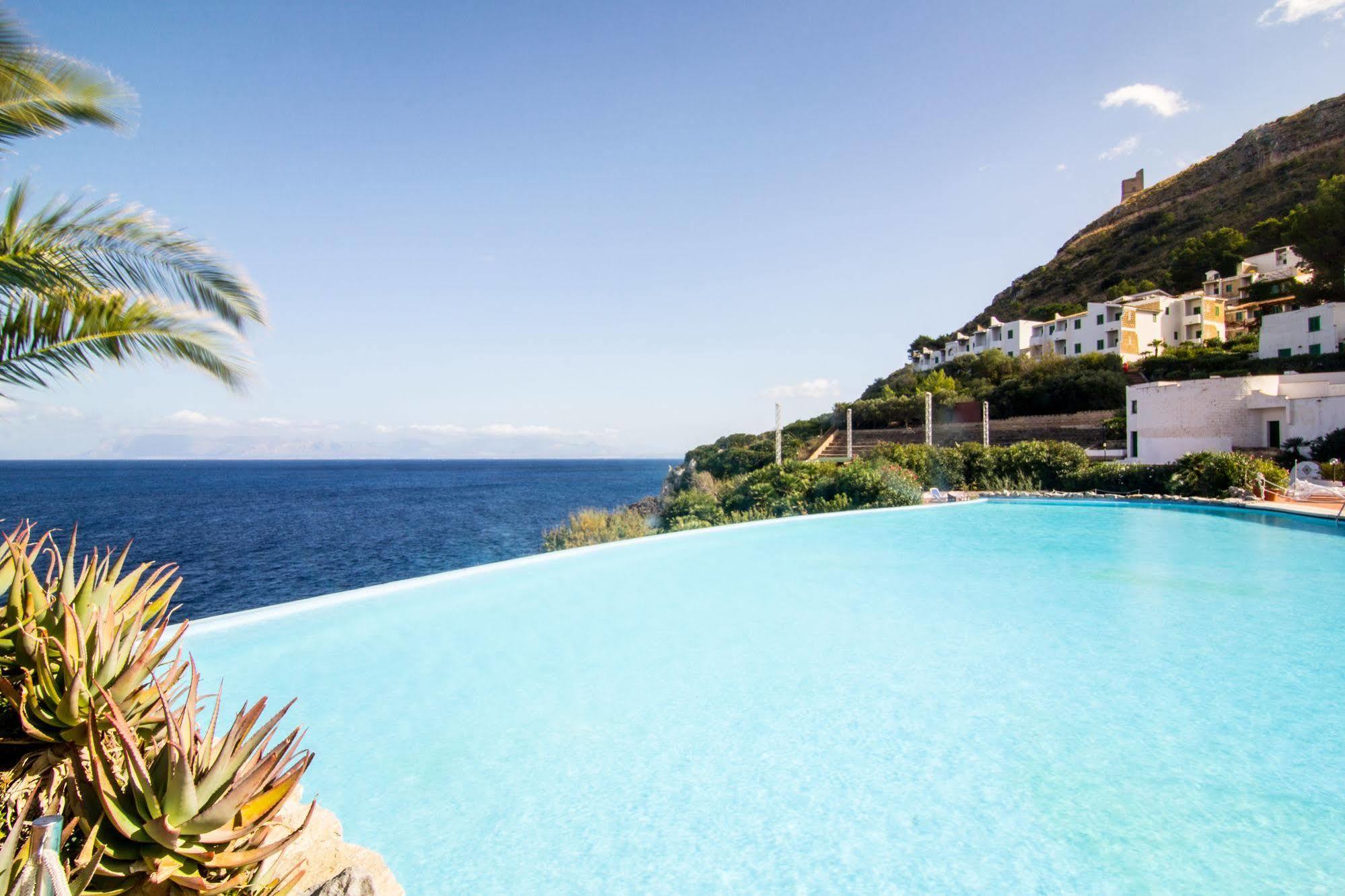 Resort Calampiso